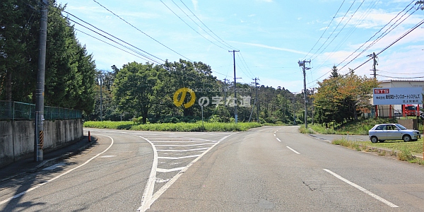 施工前の成田黒沢尻線環状交差点を北側から眺める