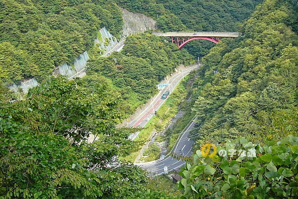 仙人大橋ループ全景（2004年9月）