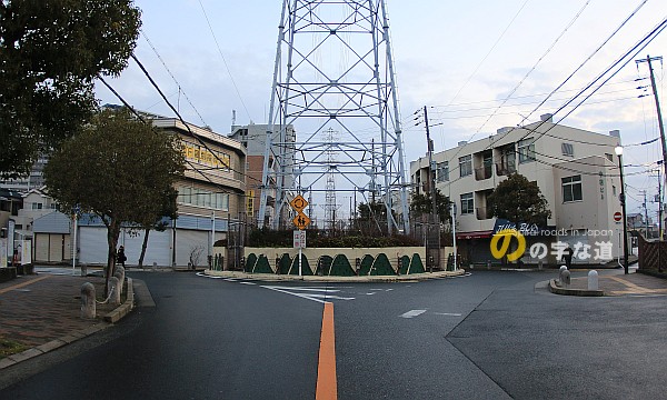 南西から眺める泉北金田線24号鉄塔ロータリー